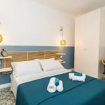 H H Il Vicolo * Moneglia