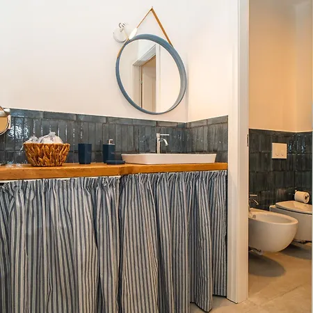 H H Il Vicolo * Moneglia