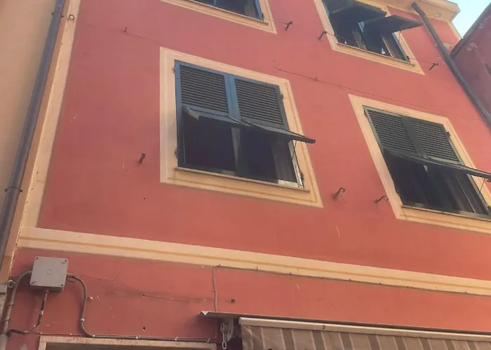 H H Il Vicolo Moneglia