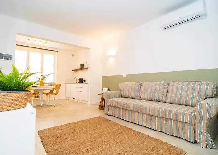 H H Il Vicolo Moneglia