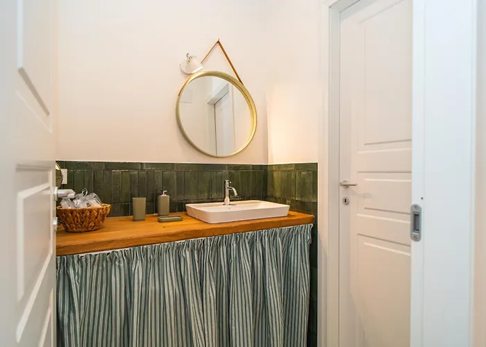 H H Il Vicolo * Moneglia