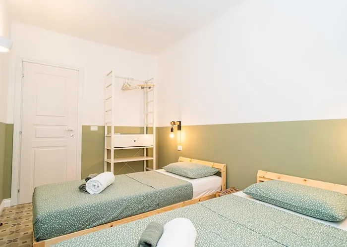 H H Il Vicolo * Moneglia